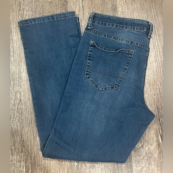 FINAL PRICE IZOD Men's Blue Jeans - Picture 6 of 6